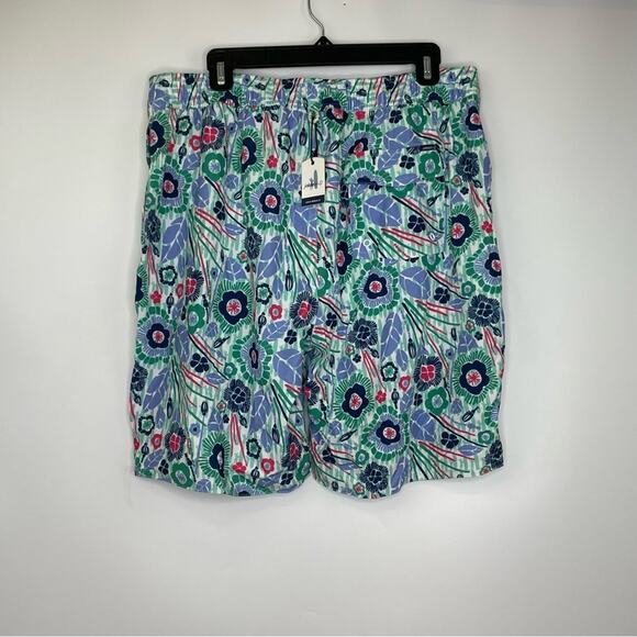 Johnnie-O Ocean-side fauna adorn the Driftwood Half Elastic Surf Shorts size XL - Picture 4 of 12